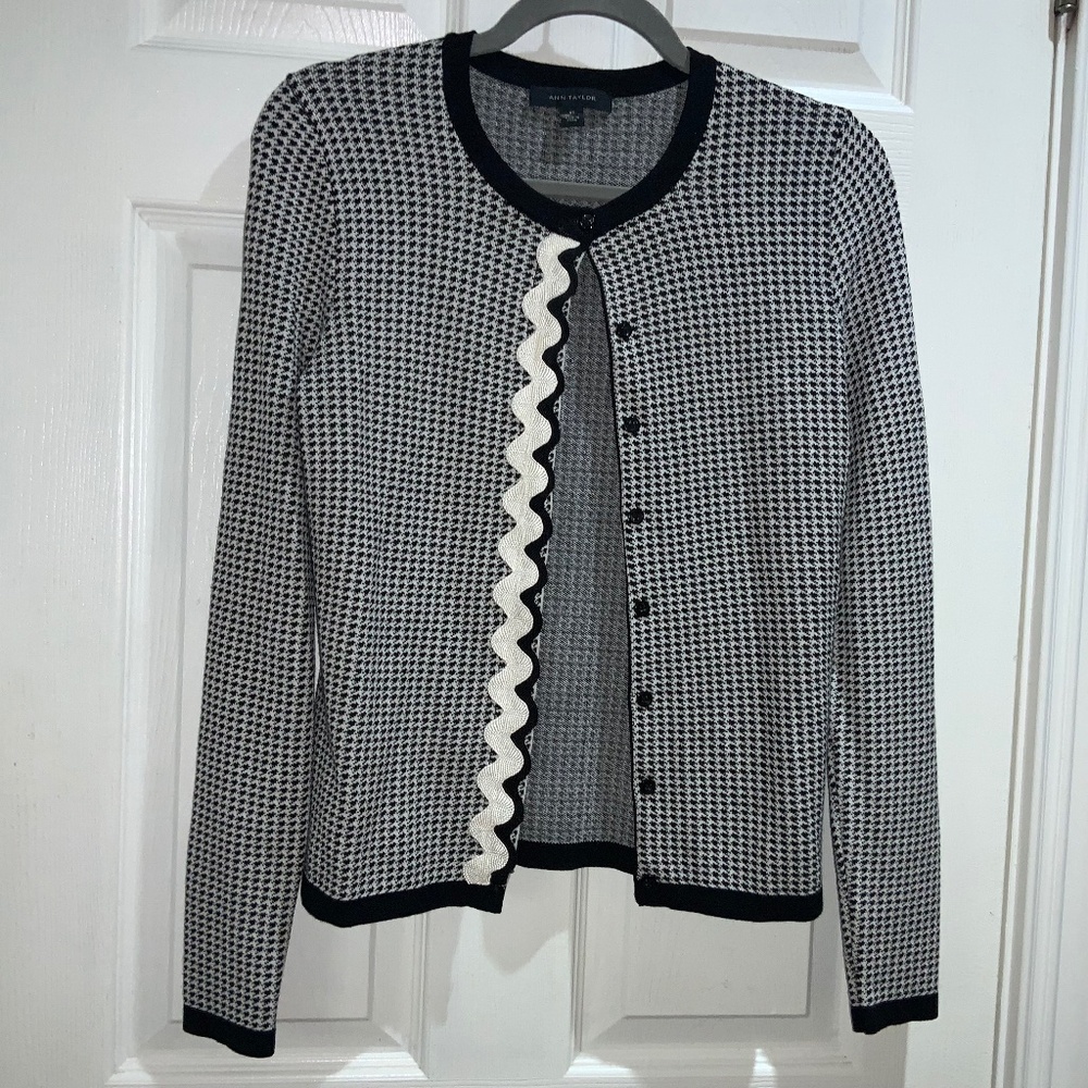 Ann Taylor Houndstooth button front Cardigan Sweater sz XS rickrack trim